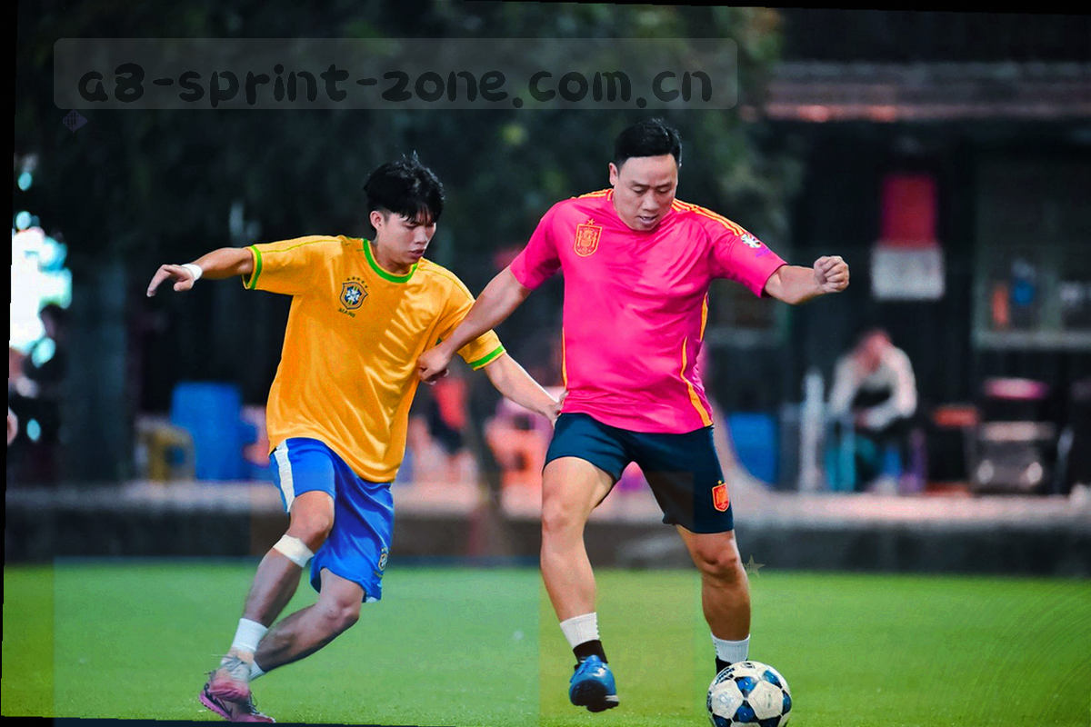 移动端赛事视频集锦界面拼贴，右上角按日更新标签醒目